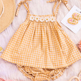 Crochet Daisy Set in Yellow Gingham